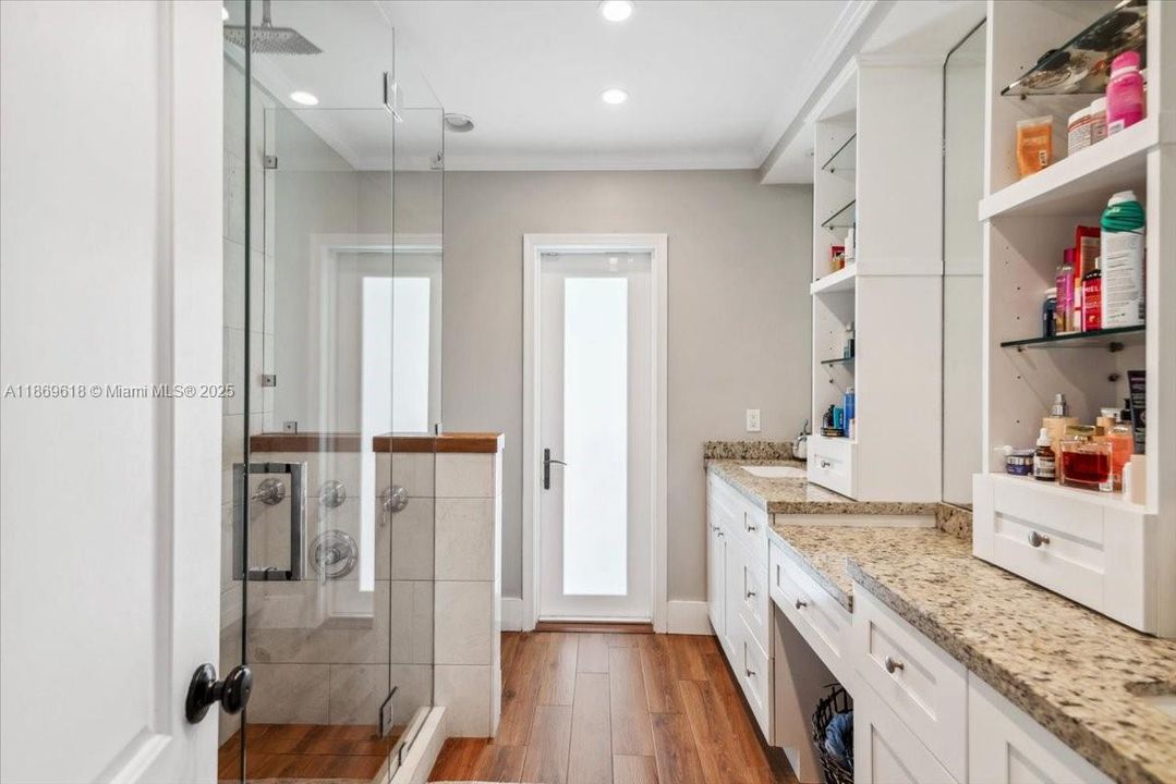 For Sale: $1,349,000 (6 beds, 2 baths, 2250 Square Feet)