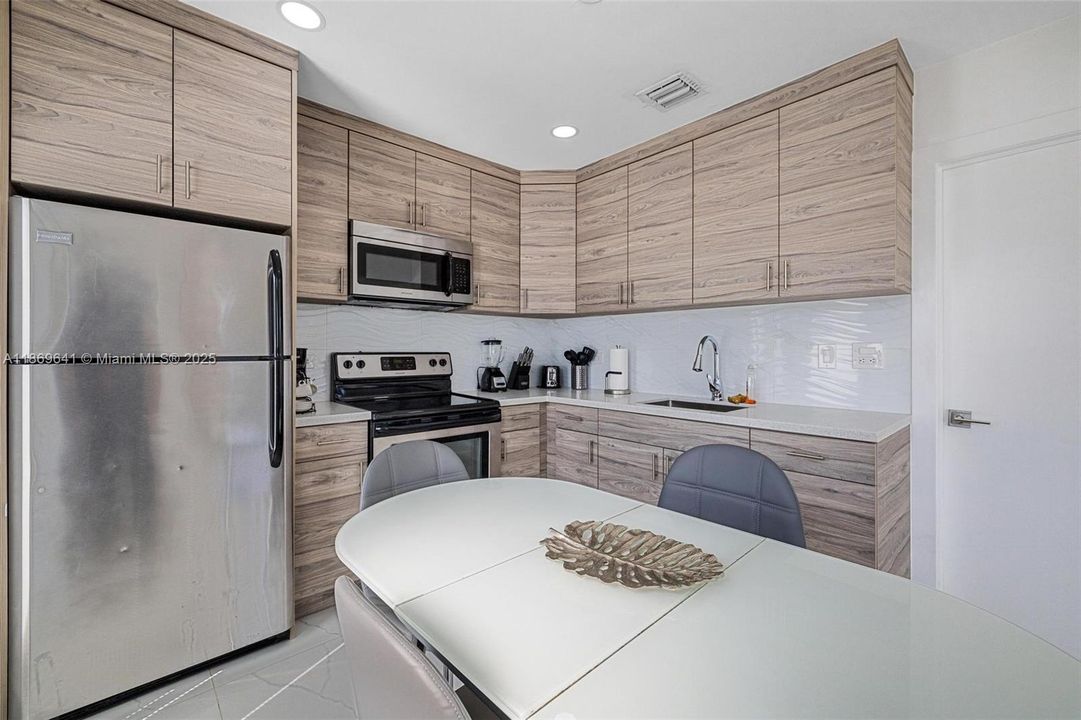 На продажу: $1,300,000 (0 спален, 0 ванн, 1505 Квадратных фут)