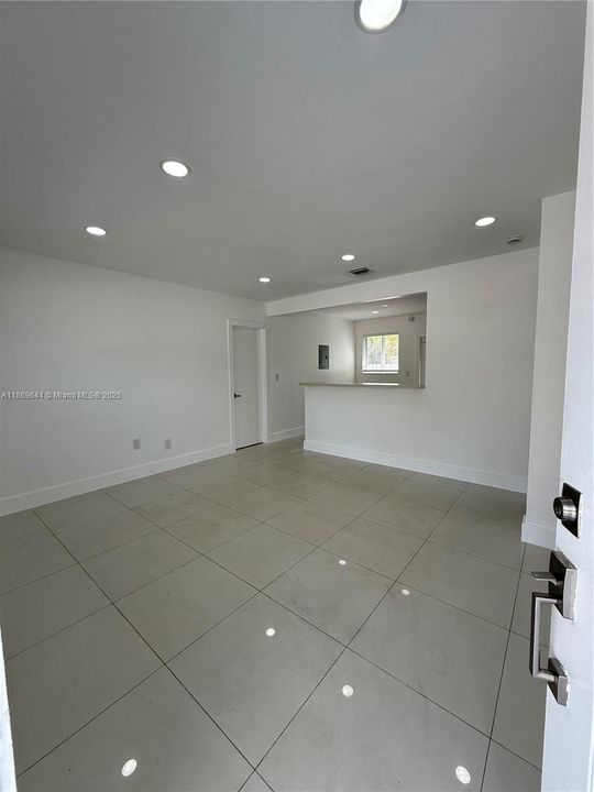 На продажу: $1,300,000 (0 спален, 0 ванн, 1505 Квадратных фут)