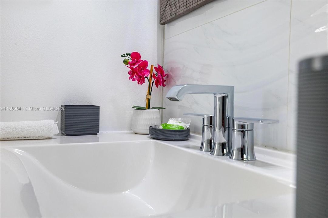 На продажу: $1,300,000 (0 спален, 0 ванн, 1505 Квадратных фут)