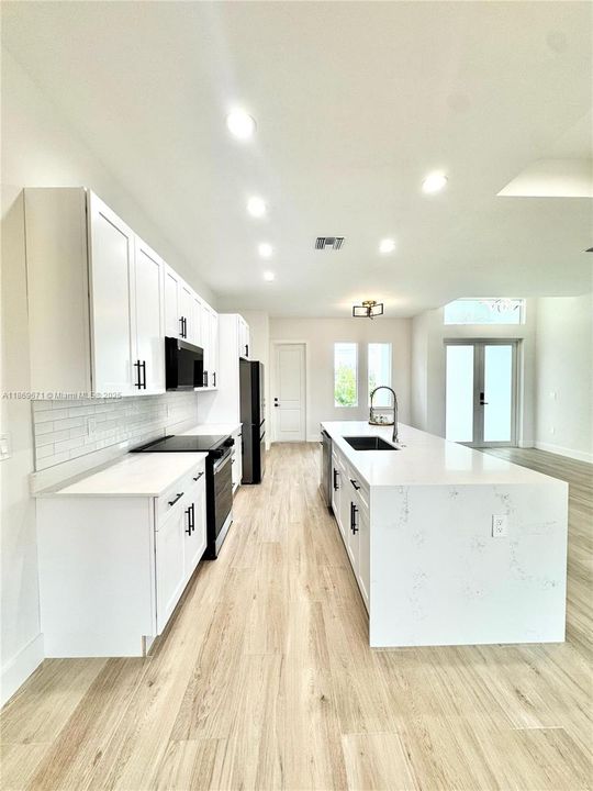 Activo con contrato: $459,000 (3 camas, 3 baños, 1872 Pies cuadrados)