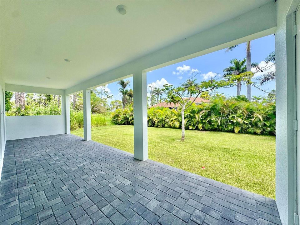 Activo con contrato: $459,000 (3 camas, 3 baños, 1872 Pies cuadrados)