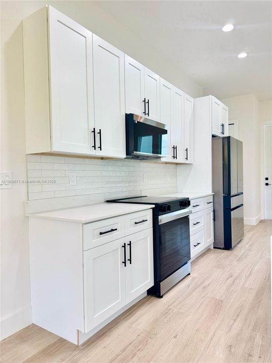 Activo con contrato: $459,000 (3 camas, 3 baños, 1872 Pies cuadrados)