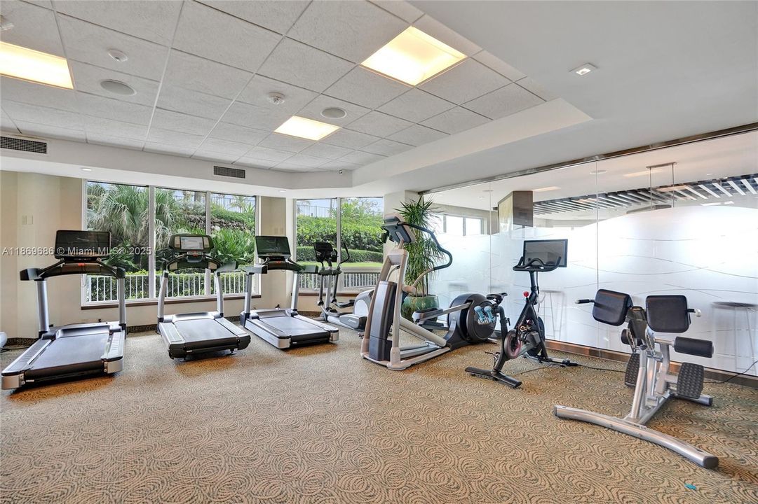 For Sale: $1,550,000 (2 beds, 2 baths, 1448 Square Feet)