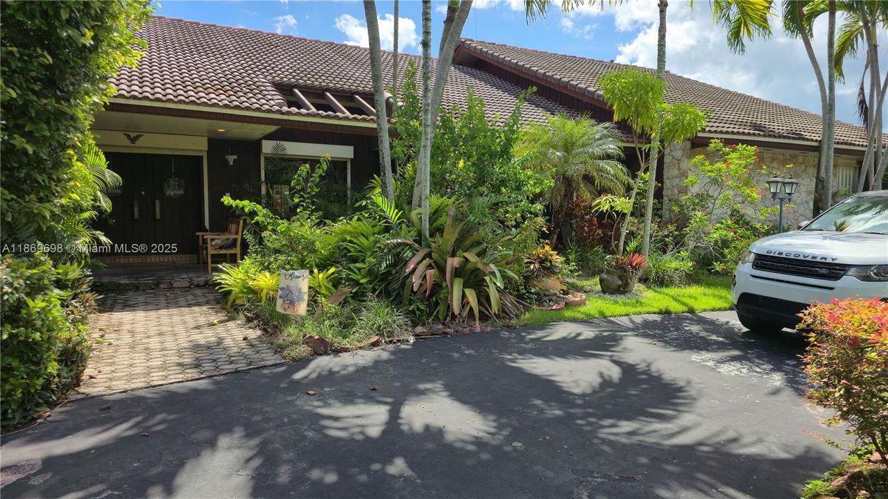 For Rent: $10,000 (5 beds, 4 baths, 3639 Square Feet)