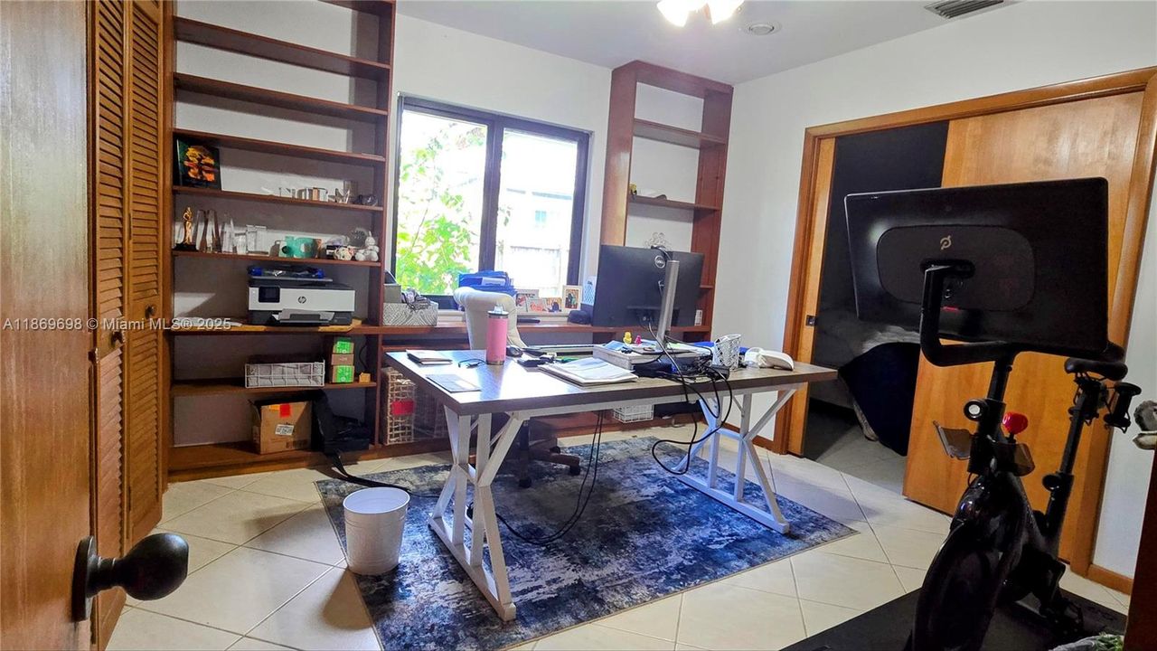 For Rent: $10,000 (5 beds, 4 baths, 3639 Square Feet)