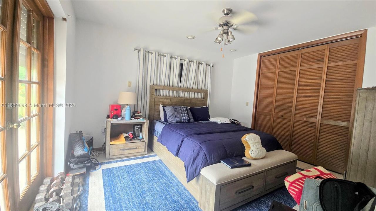 For Rent: $10,000 (5 beds, 4 baths, 3639 Square Feet)