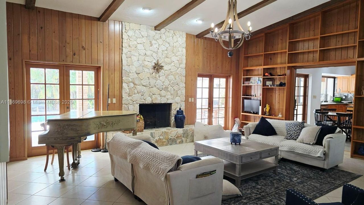 For Rent: $10,000 (5 beds, 4 baths, 3639 Square Feet)