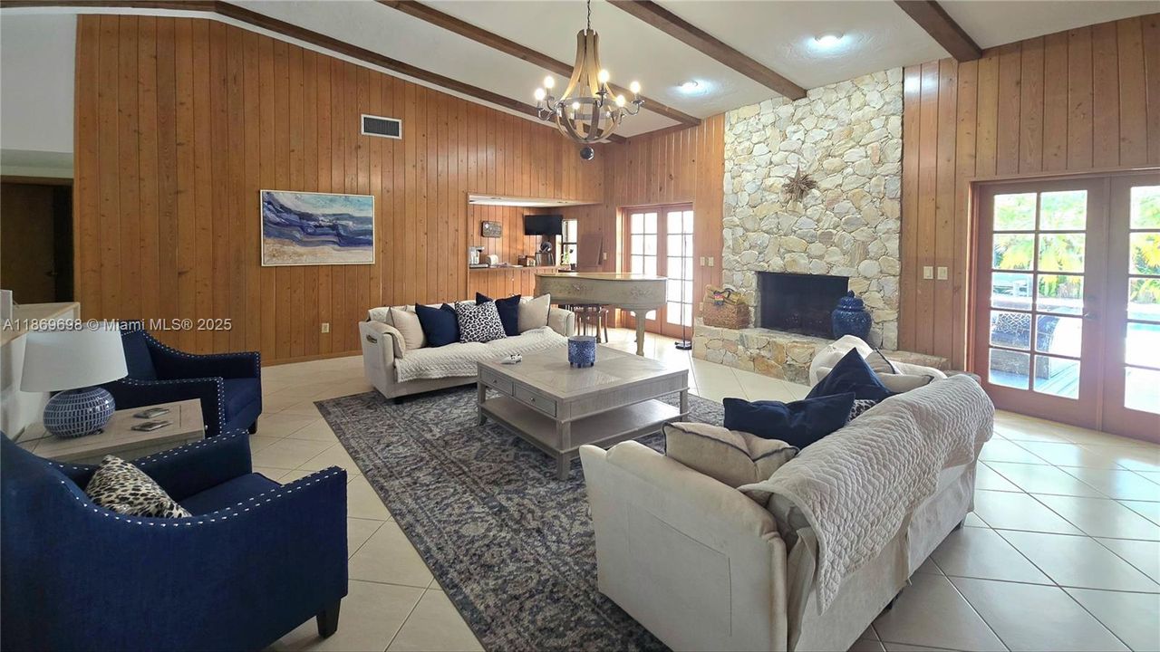 For Rent: $10,000 (5 beds, 4 baths, 3639 Square Feet)