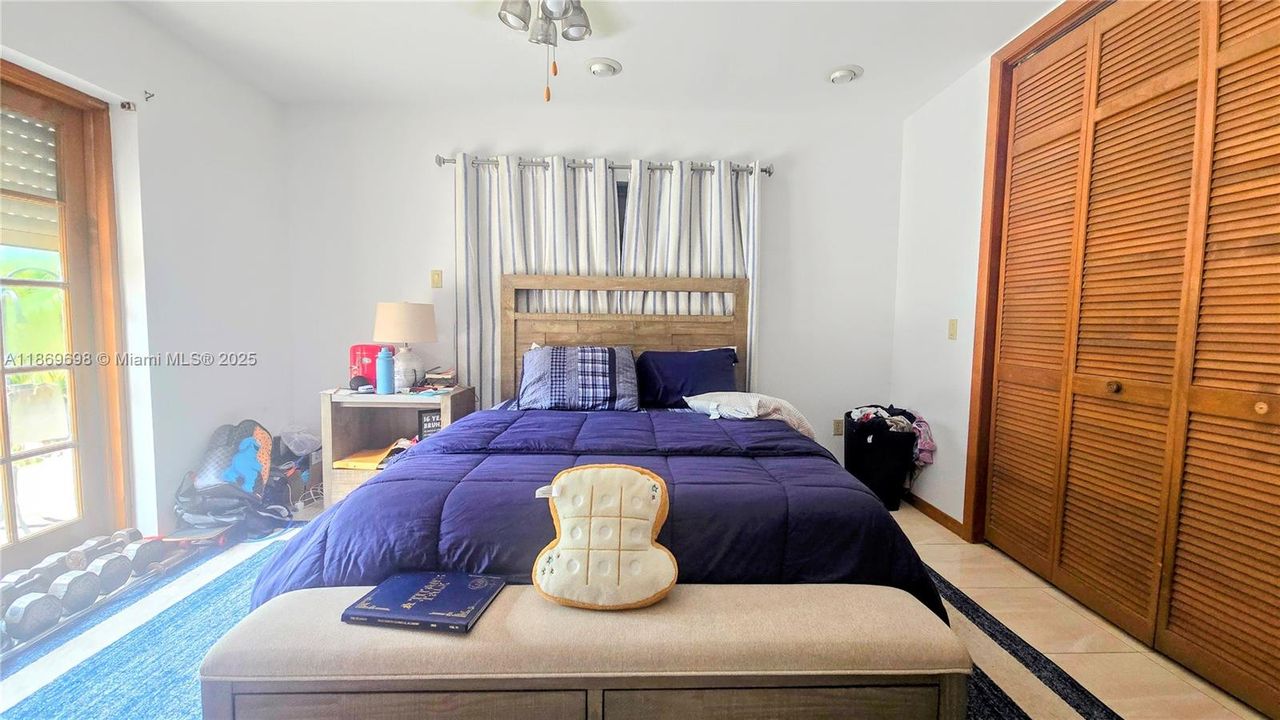 For Rent: $10,000 (5 beds, 4 baths, 3639 Square Feet)