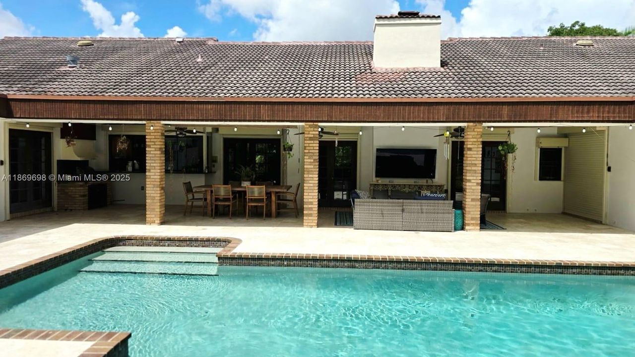 For Rent: $10,000 (5 beds, 4 baths, 3639 Square Feet)