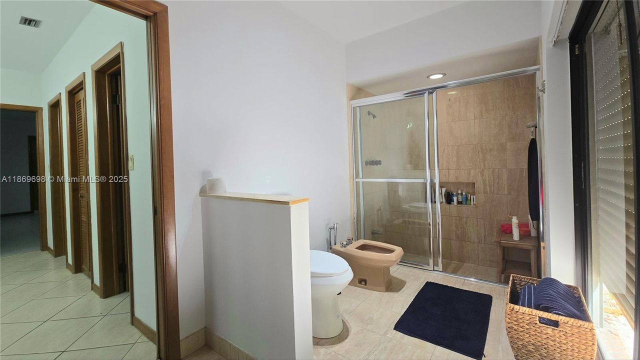 For Rent: $10,000 (5 beds, 4 baths, 3639 Square Feet)