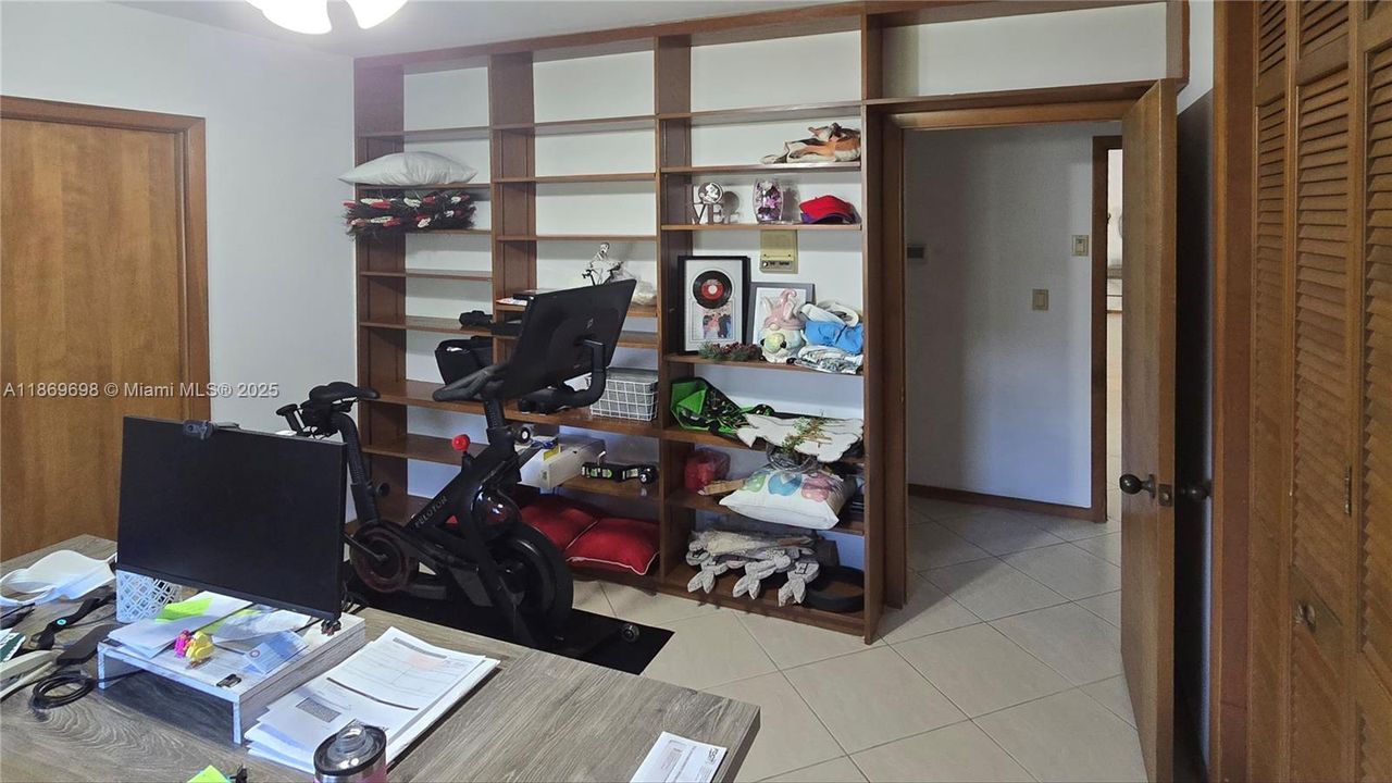 For Rent: $10,000 (5 beds, 4 baths, 3639 Square Feet)