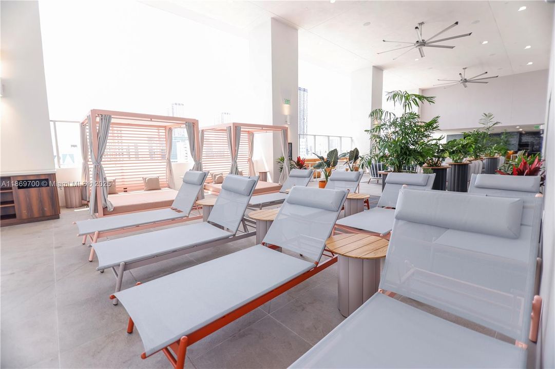 For Sale: $389,000 (0 beds, 1 baths, 386 Square Feet)