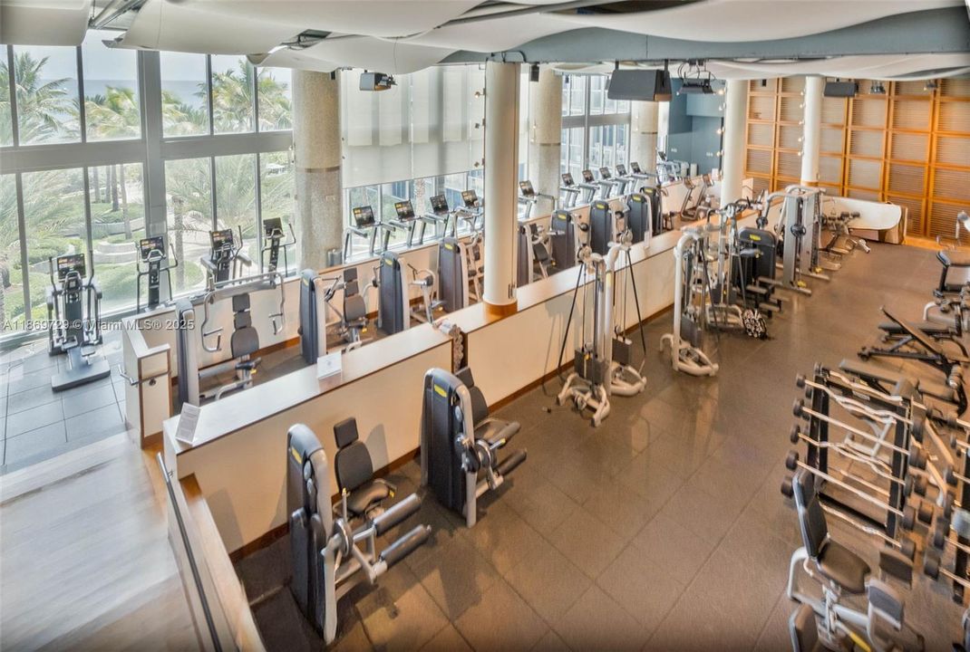 合同活跃: $9,900 (2 贝兹, 2 浴室, 1084 平方英尺)