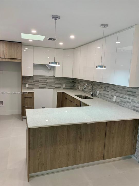 最近租的: $3,800 (3 贝兹, 2 浴室, 1514 平方英尺)