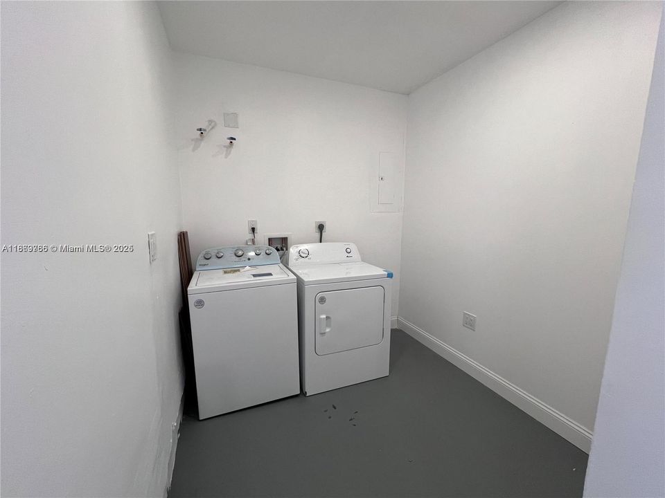 Недавно продано: $689,900 (4 спален, 3 ванн, 1563 Квадратных фут)