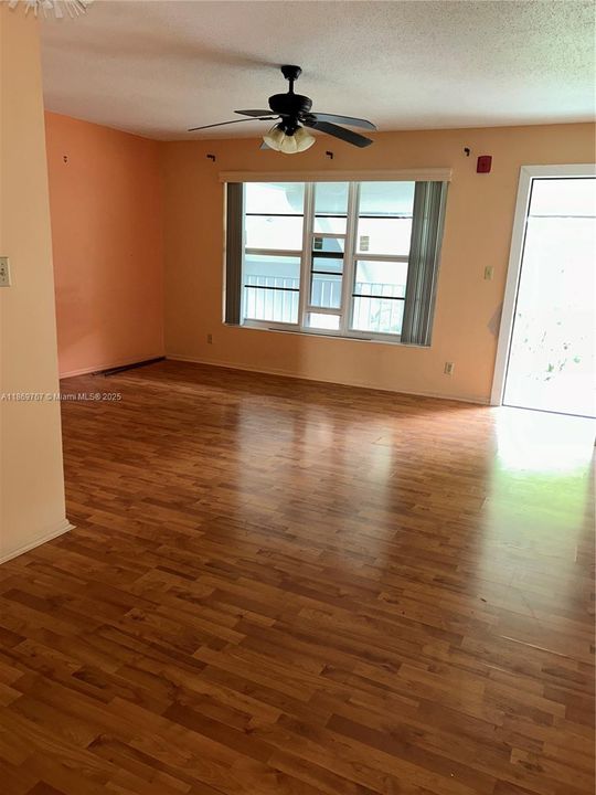 出租: $1,475 (1 贝兹, 1 浴室, 662 平方英尺)