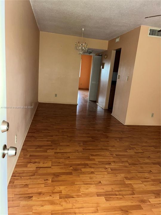 出租: $1,475 (1 贝兹, 1 浴室, 662 平方英尺)