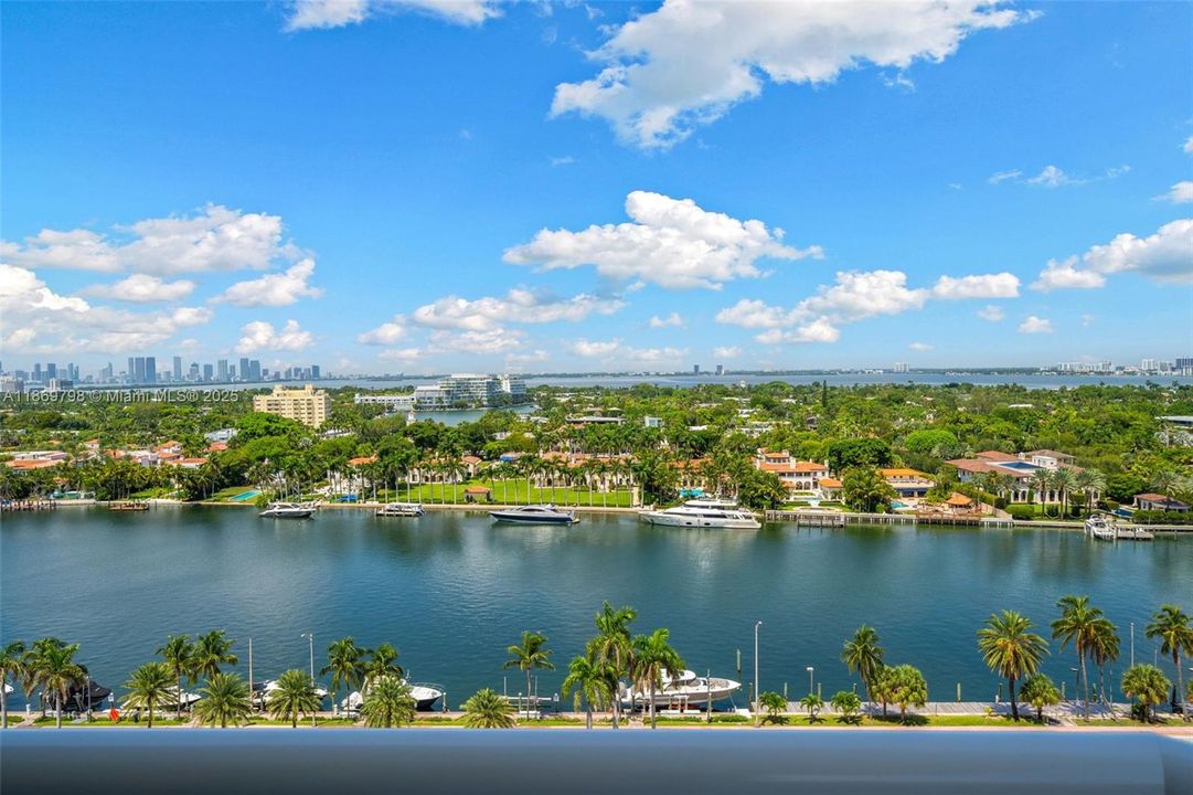 Active With Contract: $7,200 (2 beds, 2 baths, 1380 Square Feet)