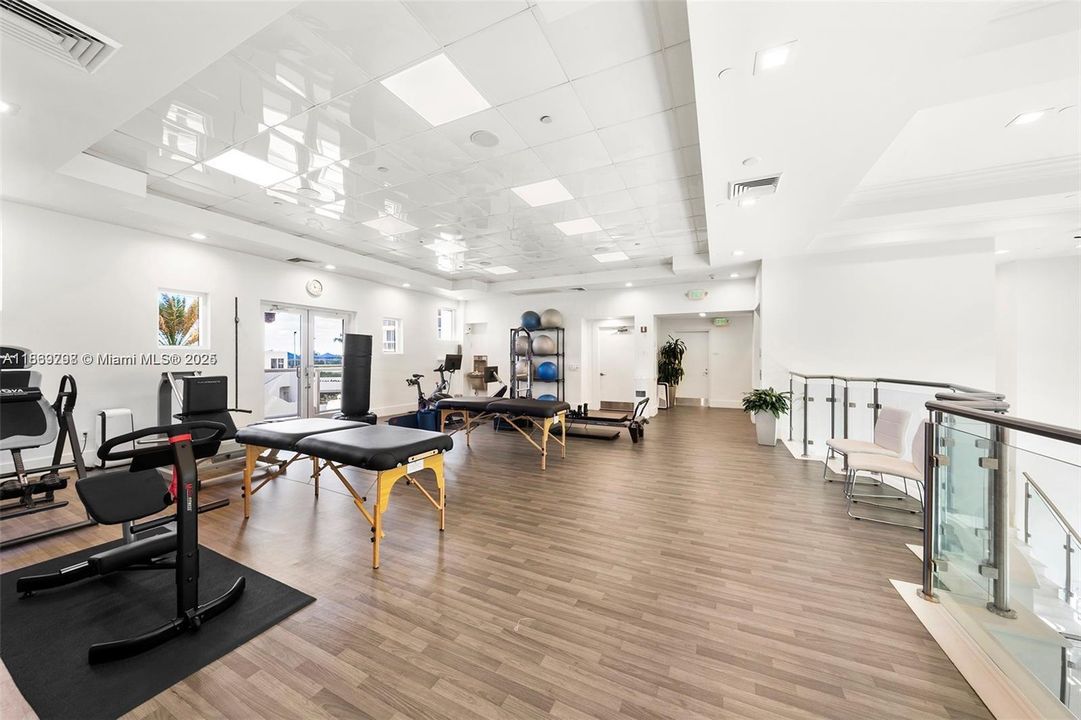 Active With Contract: $7,200 (2 beds, 2 baths, 1380 Square Feet)