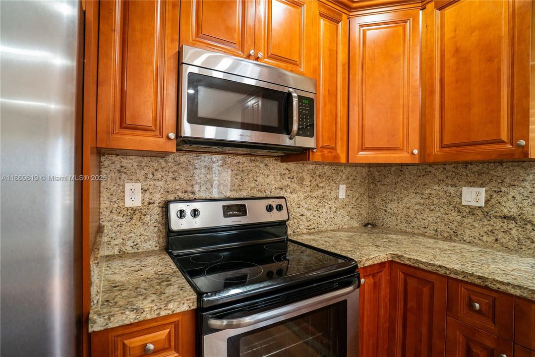 En Venta: $285,000 (3 camas, 2 baños, 1509 Pies cuadrados)