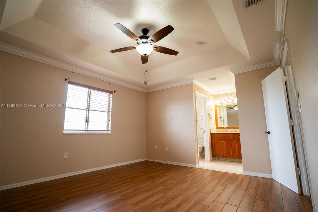 En Venta: $285,000 (3 camas, 2 baños, 1509 Pies cuadrados)