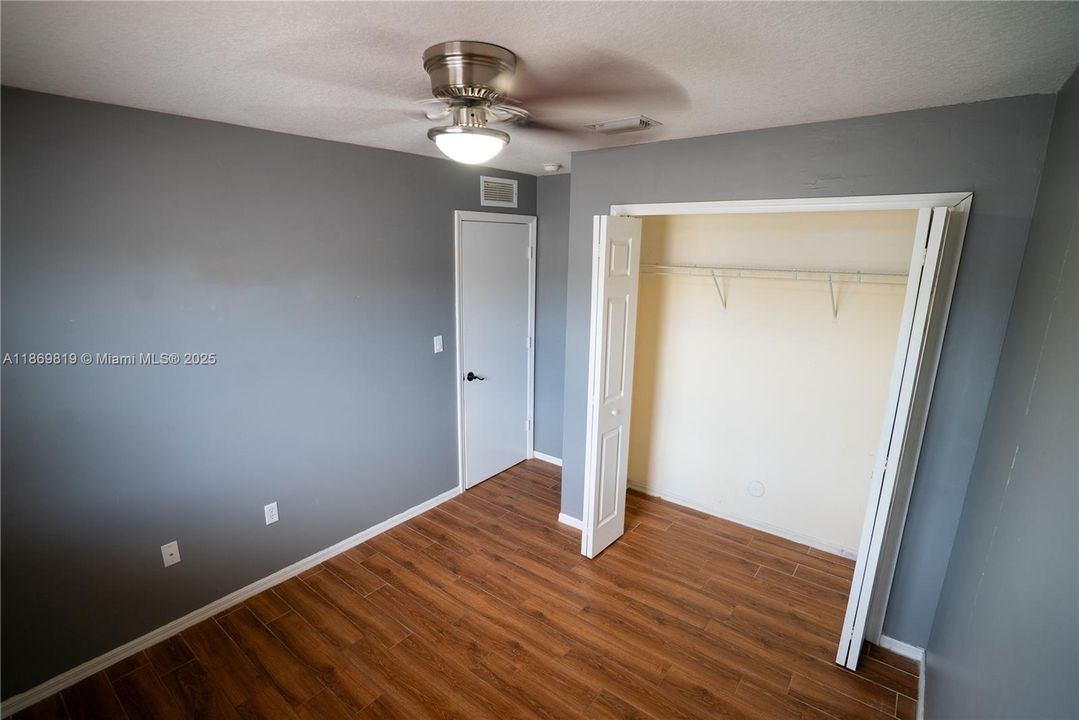 En Venta: $285,000 (3 camas, 2 baños, 1509 Pies cuadrados)