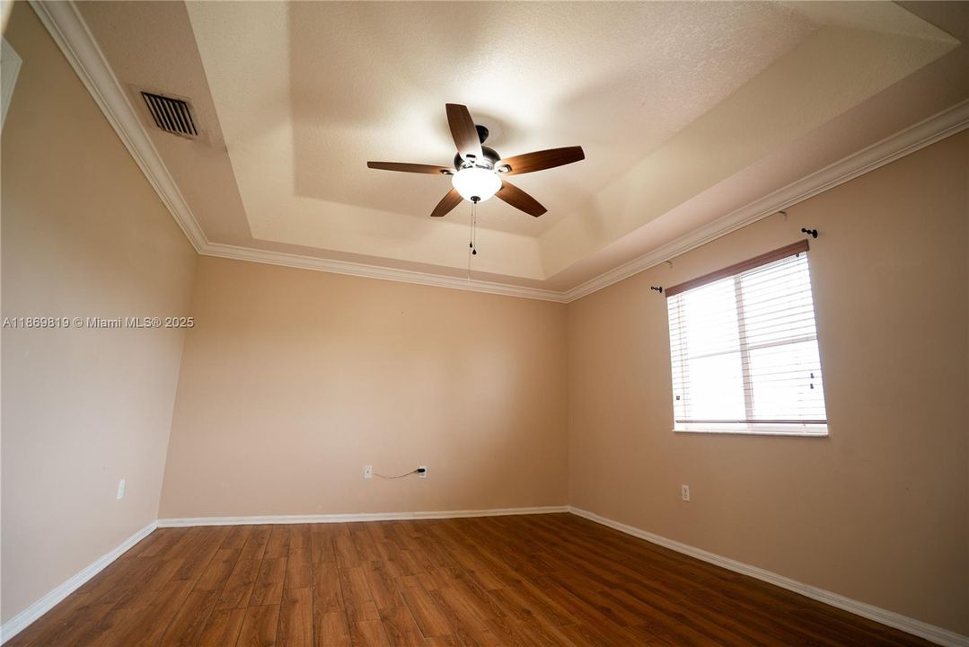 En Venta: $285,000 (3 camas, 2 baños, 1509 Pies cuadrados)