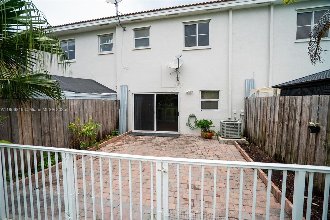 En Venta: $285,000 (3 camas, 2 baños, 1509 Pies cuadrados)