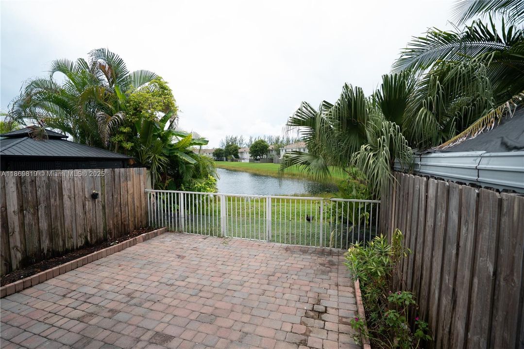 En Venta: $285,000 (3 camas, 2 baños, 1509 Pies cuadrados)