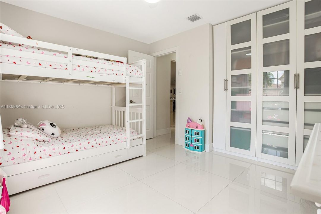 Active With Contract: $674,000 (2 beds, 2 baths, 1554 Square Feet)