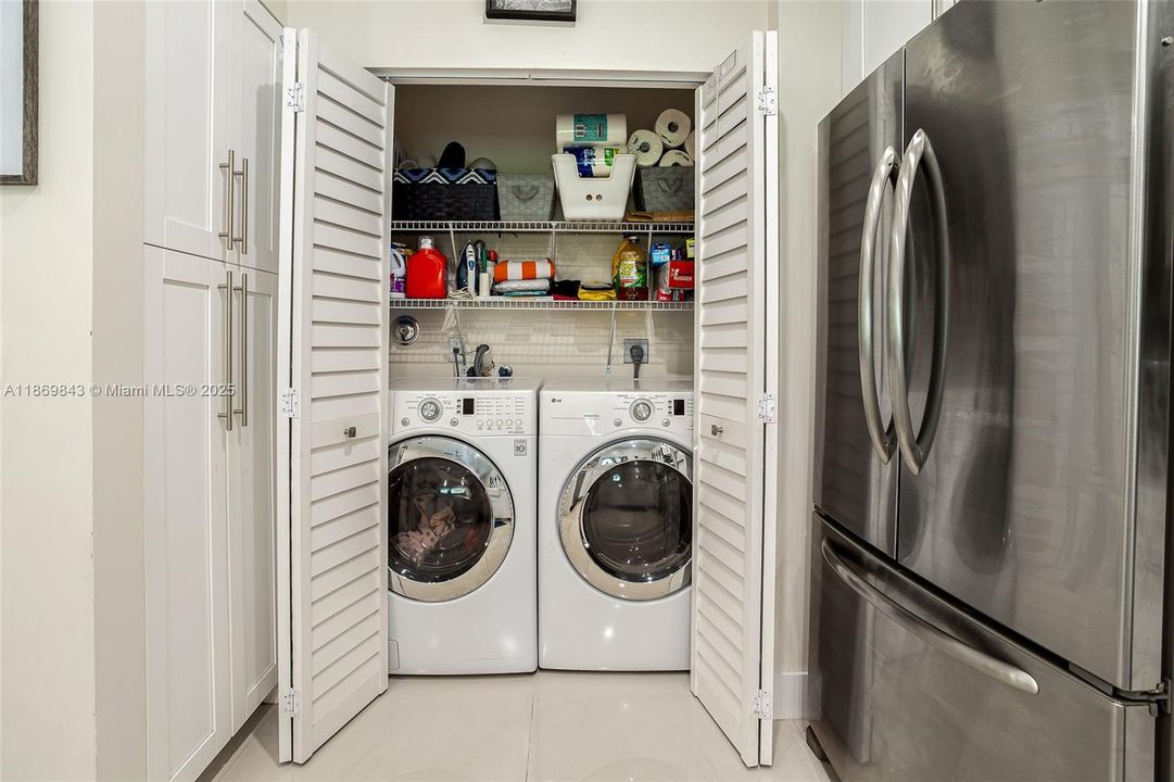 Active With Contract: $674,000 (2 beds, 2 baths, 1554 Square Feet)