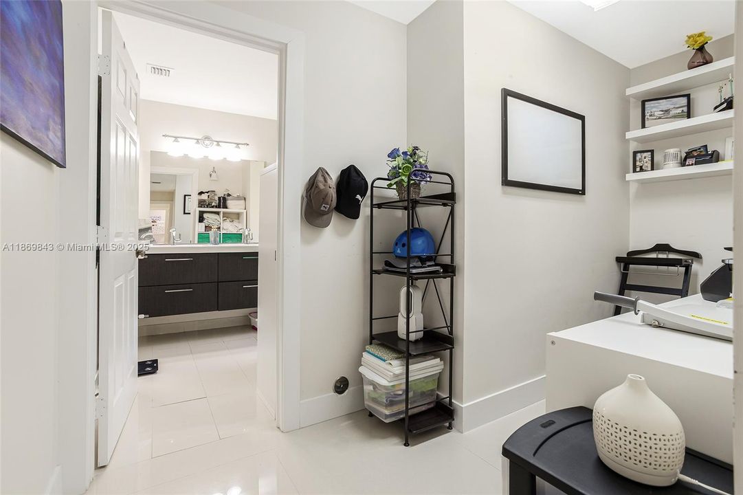 Active With Contract: $674,000 (2 beds, 2 baths, 1554 Square Feet)