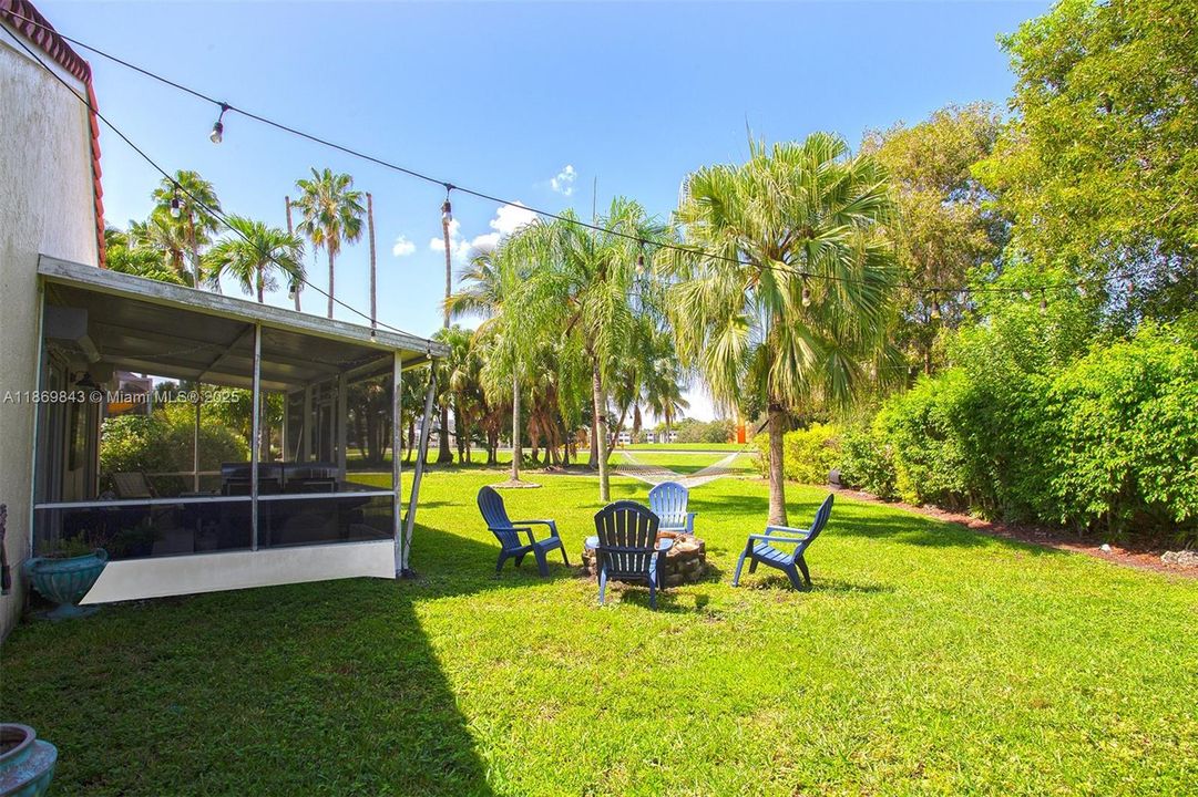 Active With Contract: $674,000 (2 beds, 2 baths, 1554 Square Feet)