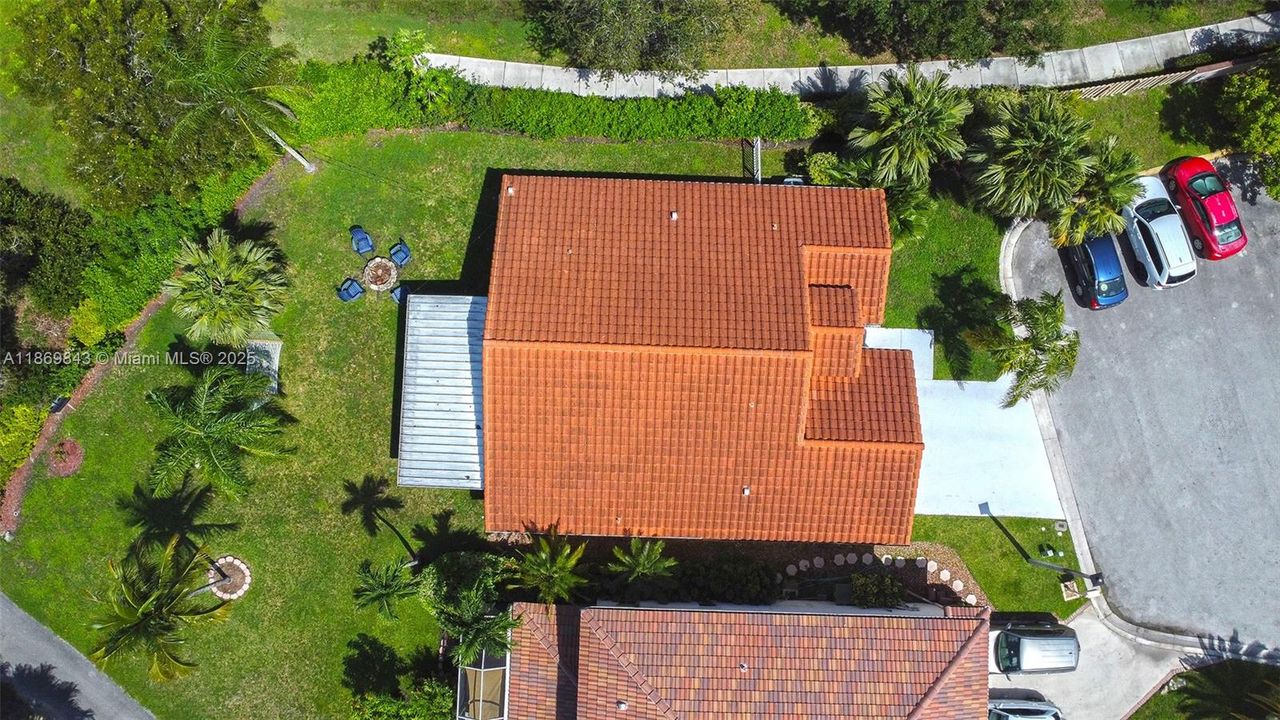 Active With Contract: $674,000 (2 beds, 2 baths, 1554 Square Feet)