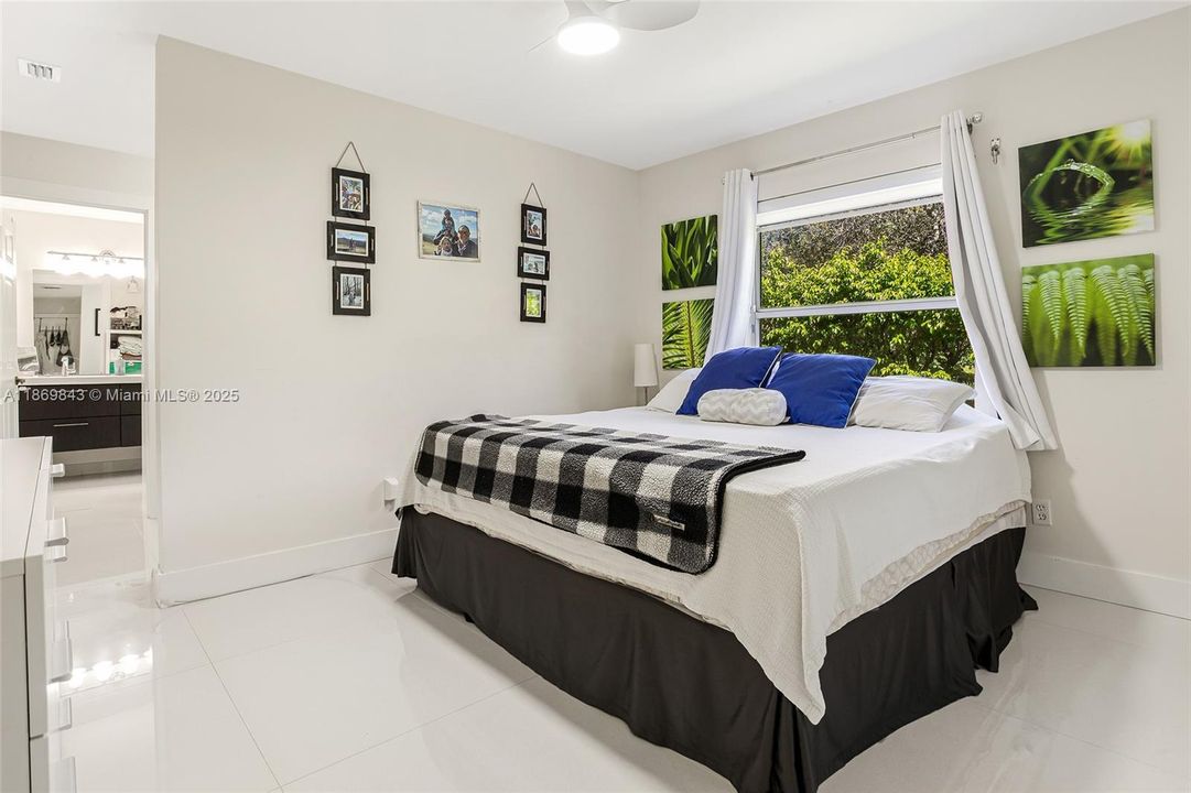 Active With Contract: $674,000 (2 beds, 2 baths, 1554 Square Feet)