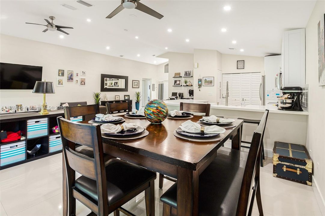 Active With Contract: $674,000 (2 beds, 2 baths, 1554 Square Feet)