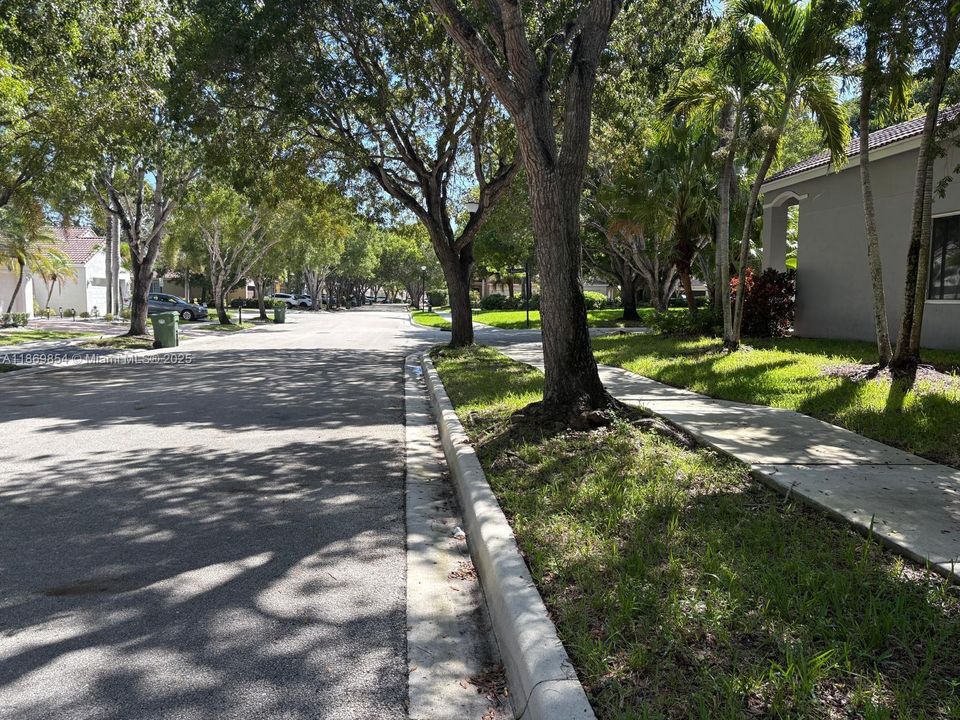 合同活跃: $695,000 (3 贝兹, 2 浴室, 1542 平方英尺)