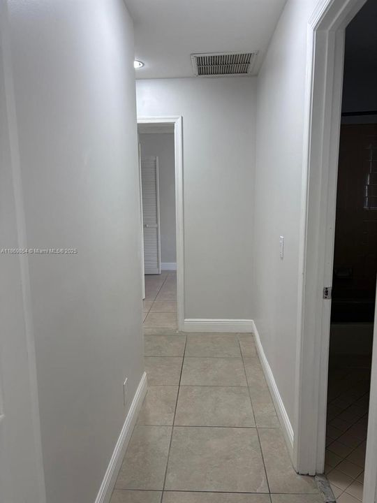 合同活跃: $695,000 (3 贝兹, 2 浴室, 1542 平方英尺)