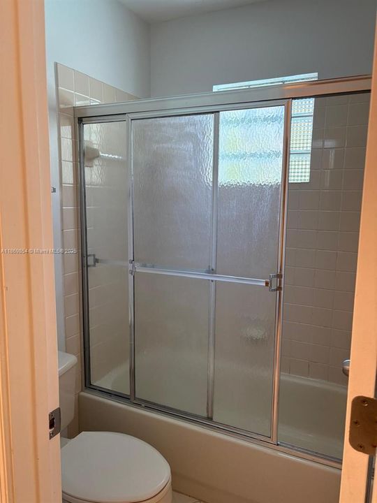 合同活跃: $695,000 (3 贝兹, 2 浴室, 1542 平方英尺)