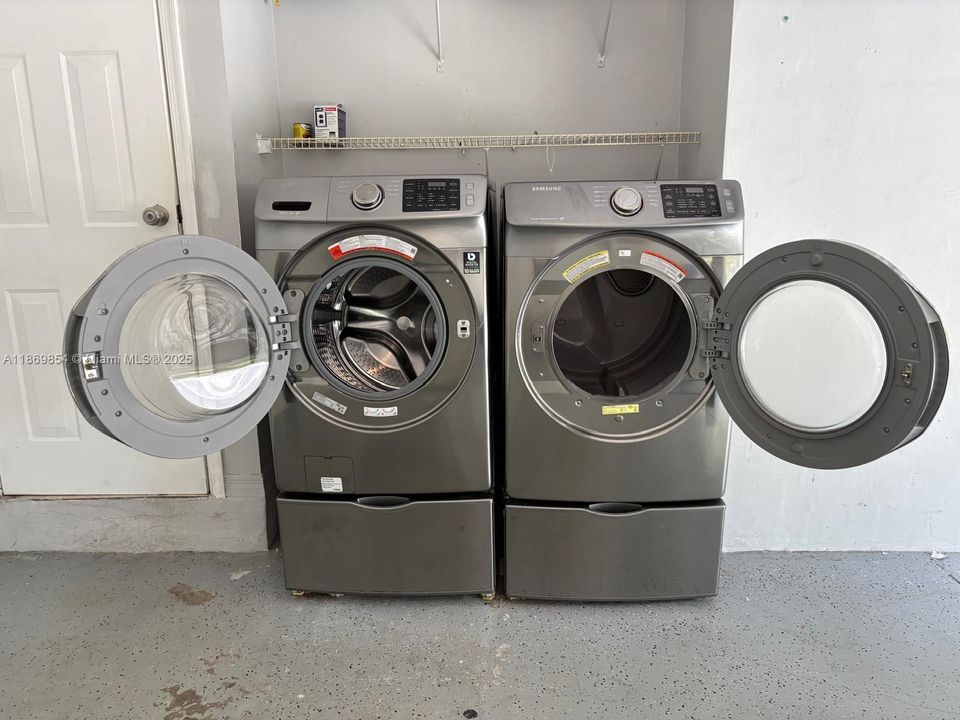 合同活跃: $695,000 (3 贝兹, 2 浴室, 1542 平方英尺)