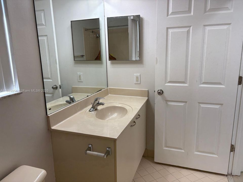 合同活跃: $695,000 (3 贝兹, 2 浴室, 1542 平方英尺)