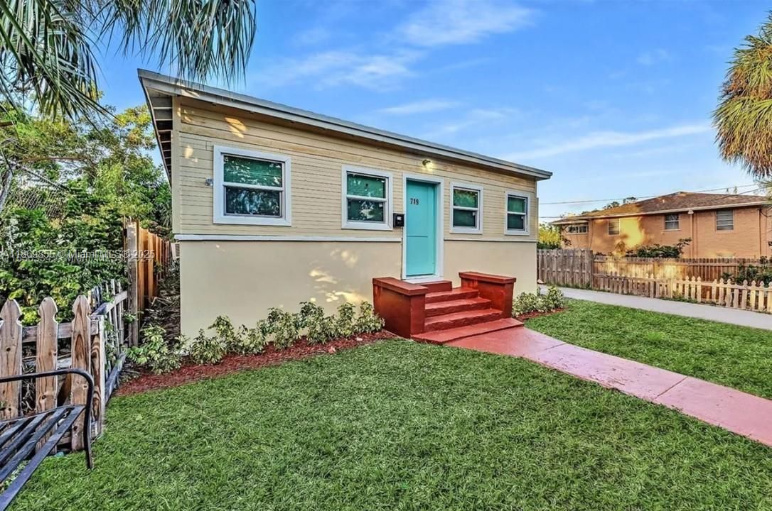 Recientemente alquilado: $3,200 (4 camas, 3 baños, 1593 Pies cuadrados)