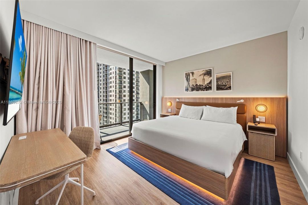 For Sale: $790,000 (2 beds, 1 baths, 651 Square Feet)