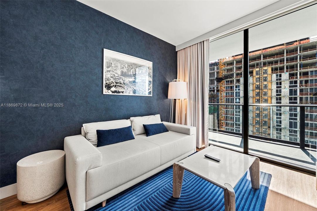 For Sale: $790,000 (2 beds, 1 baths, 651 Square Feet)