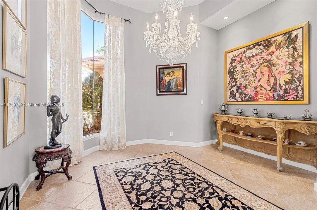 Activo con contrato: $9,950 (4 camas, 3 baños, 3293 Pies cuadrados)