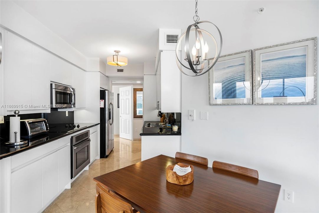 For Sale: $1,750,000 (2 beds, 2 baths, 1680 Square Feet)