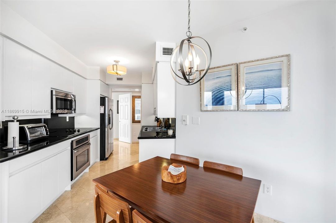 For Sale: $1,750,000 (2 beds, 2 baths, 1680 Square Feet)