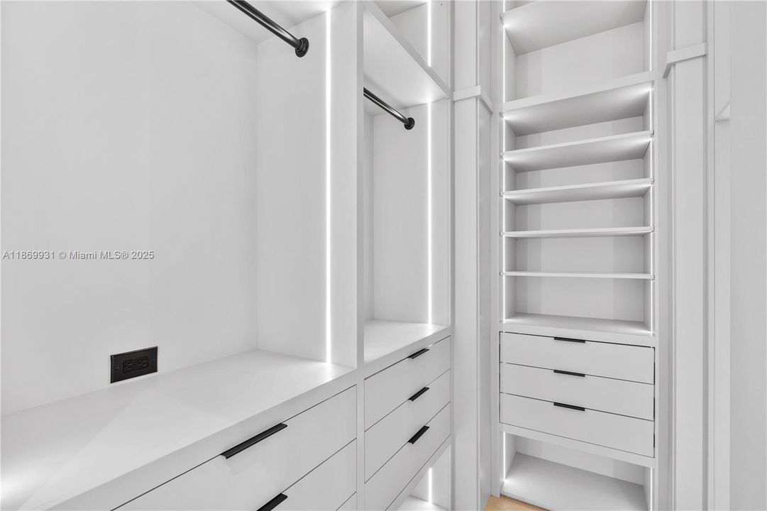 En Venta: $1,385,000 (2 camas, 2 baños, 1460 Pies cuadrados)